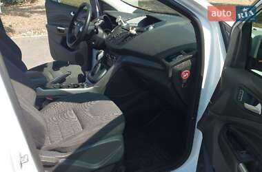 Внедорожник / Кроссовер Ford Kuga 2015 в 