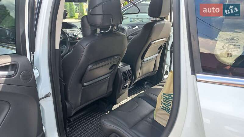 Внедорожник / Кроссовер Ford Kuga 2013 в Ужгороде