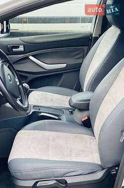 Внедорожник / Кроссовер Ford Kuga 2012 в 