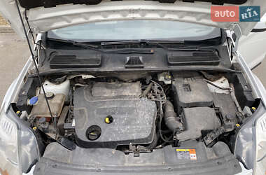 Внедорожник / Кроссовер Ford Kuga 2012 в 