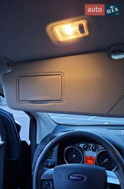 Внедорожник / Кроссовер Ford Kuga 2010 в 
