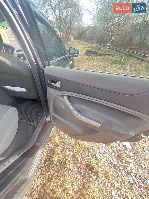 Внедорожник / Кроссовер Ford Kuga 2012 в Львове