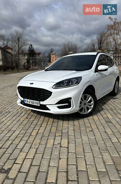 Позашляховик / Кросовер Ford Kuga 2022 в 