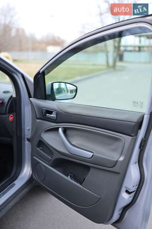 Внедорожник / Кроссовер Ford Kuga 2011 в Днепре
