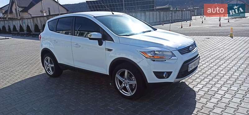 Внедорожник / Кроссовер Ford Kuga 2010 в Могилев-Подольске