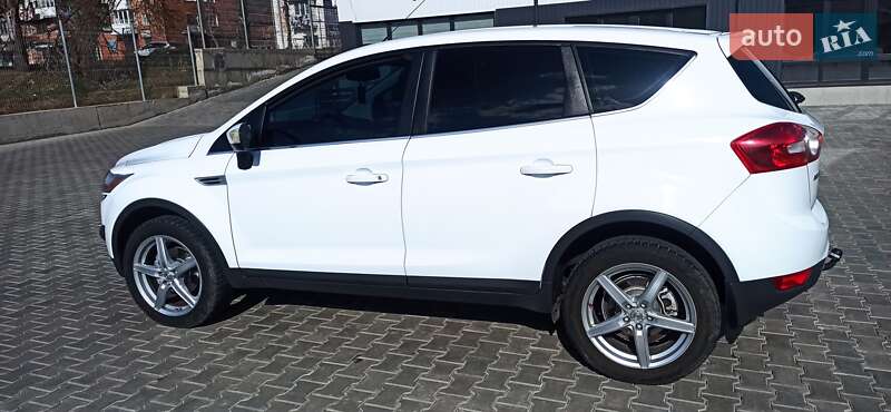 Внедорожник / Кроссовер Ford Kuga 2010 в Могилев-Подольске