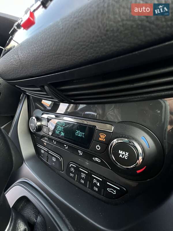 Внедорожник / Кроссовер Ford Kuga 2014 в Чернигове
