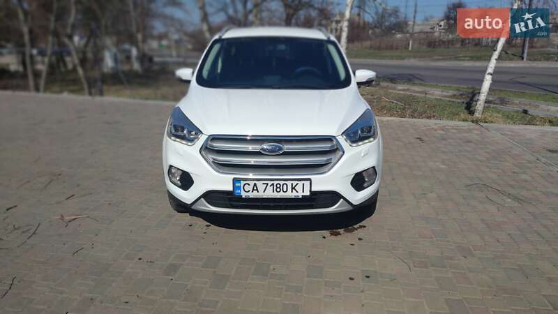 Внедорожник / Кроссовер Ford Kuga 2017 в Смеле