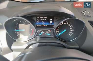 Внедорожник / Кроссовер Ford Kuga 2017 в 