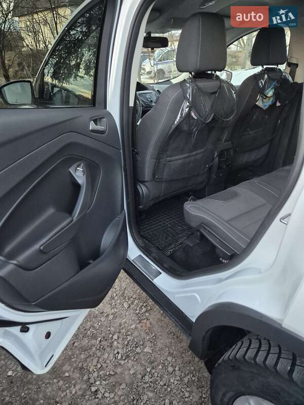 Внедорожник / Кроссовер Ford Kuga 2015 в Ивано-Франковске