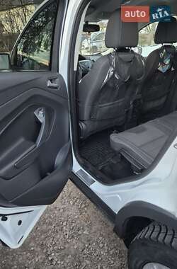Внедорожник / Кроссовер Ford Kuga 2015 в 