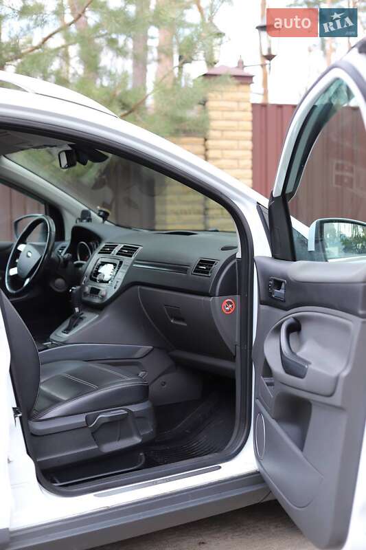Внедорожник / Кроссовер Ford Kuga 2012 в Полтаве