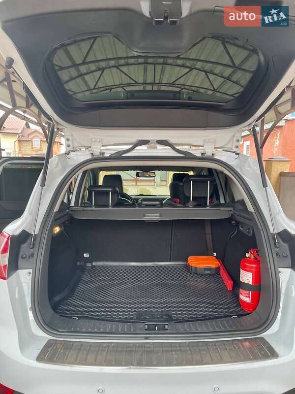 Внедорожник / Кроссовер Ford Kuga 2012 в Полтаве