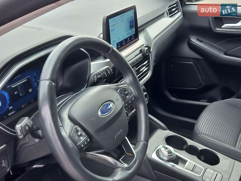 Позашляховик / Кросовер Ford Kuga 2021 в Южноукраїнську