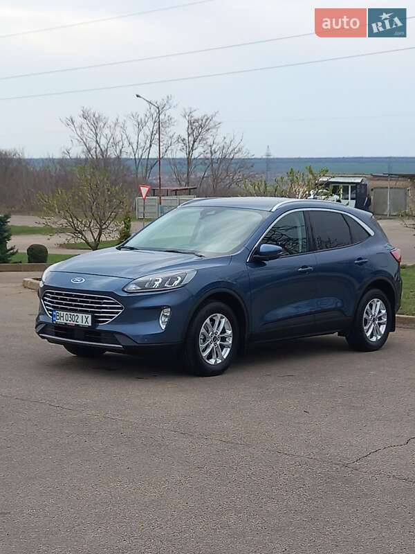 Позашляховик / Кросовер Ford Kuga 2021 в Южноукраїнську