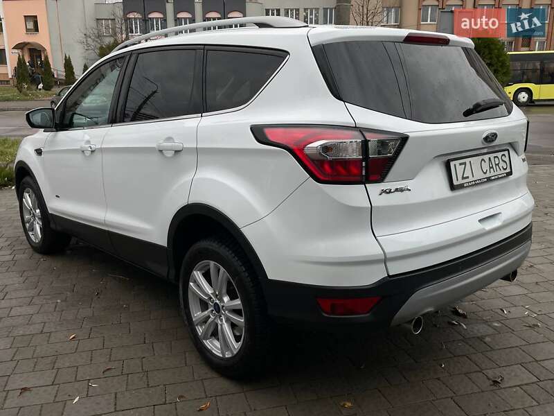 Внедорожник / Кроссовер Ford Kuga 2017 в Львове