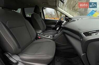 Внедорожник / Кроссовер Ford Kuga 2017 в 