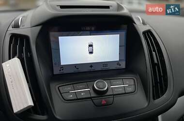 Внедорожник / Кроссовер Ford Kuga 2017 в 