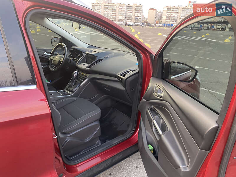 Позашляховик / Кросовер Ford Kuga 2019 в Києві