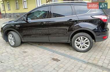 Внедорожник / Кроссовер Ford Kuga 2019 в 