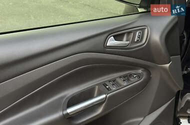 Внедорожник / Кроссовер Ford Kuga 2013 в 