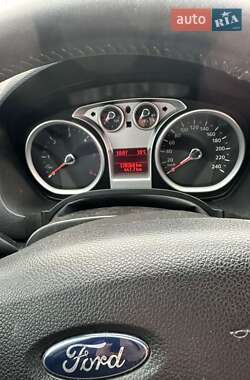 Внедорожник / Кроссовер Ford Kuga 2011 в 