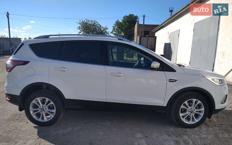 Внедорожник / Кроссовер Ford Kuga 2019 в Бершади