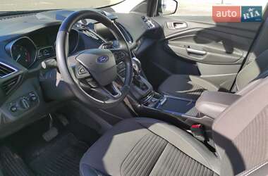 Внедорожник / Кроссовер Ford Kuga 2019 в 