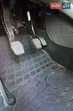 Внедорожник / Кроссовер Ford Kuga 2013 в 