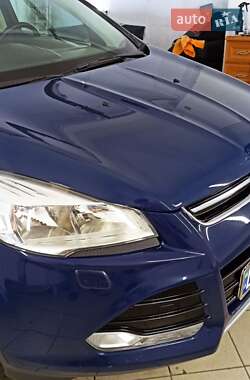 Внедорожник / Кроссовер Ford Kuga 2013 в 