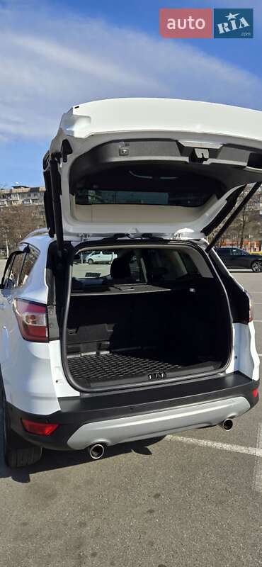 Внедорожник / Кроссовер Ford Kuga 2018 в Киеве