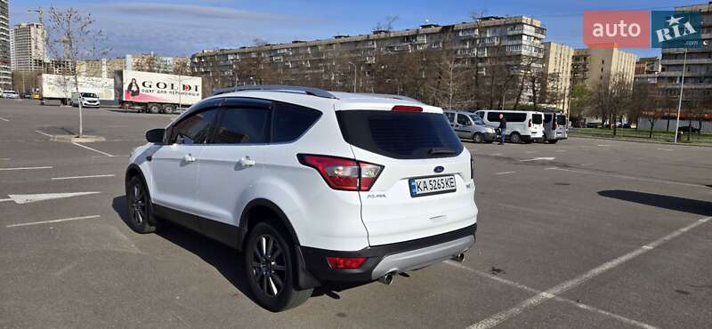 Внедорожник / Кроссовер Ford Kuga 2018 в Киеве