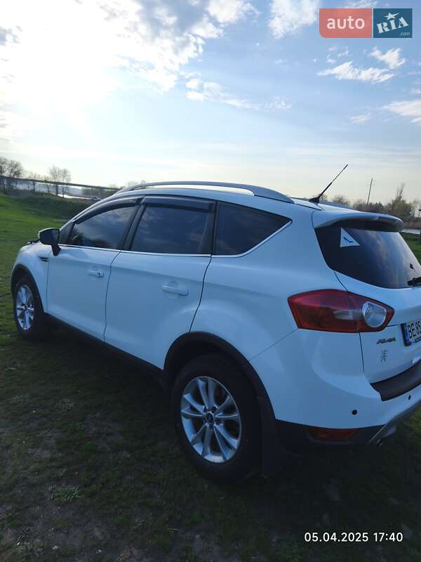 Внедорожник / Кроссовер Ford Kuga 2012 в Вознесенске