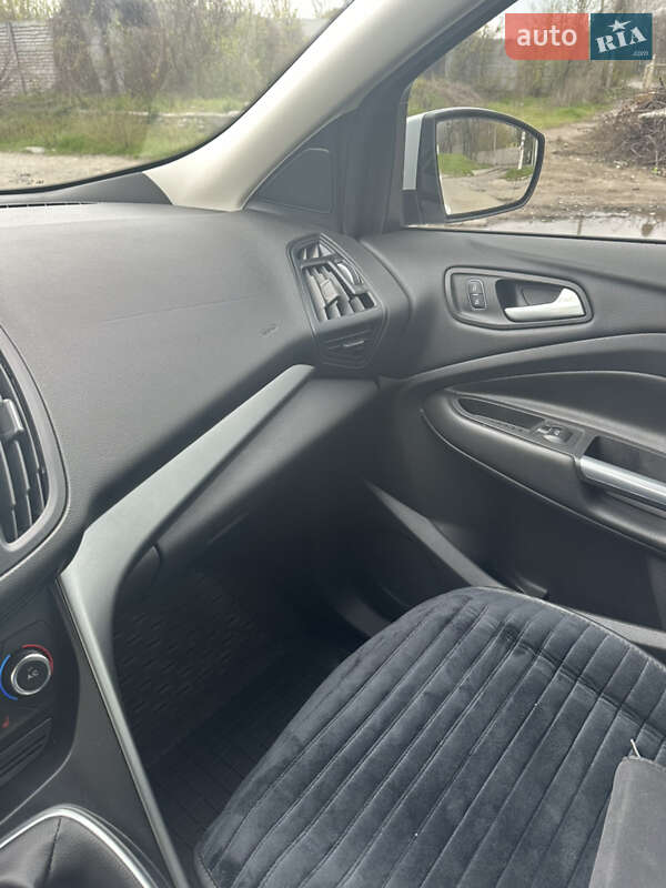 Внедорожник / Кроссовер Ford Kuga 2018 в Днепре