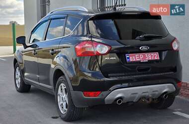 Позашляховик / Кросовер Ford Kuga 2012 в 