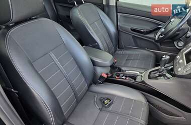 Позашляховик / Кросовер Ford Kuga 2012 в 