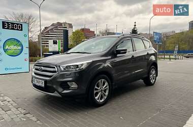 Внедорожник / Кроссовер Ford Kuga 2019 в 
