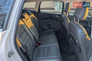 Внедорожник / Кроссовер Ford Kuga 2017 в 