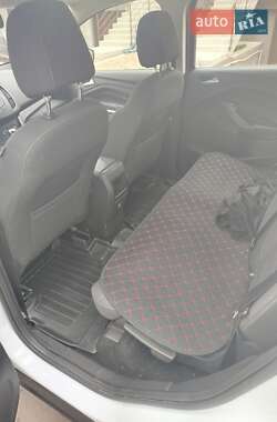 Позашляховик / Кросовер Ford Kuga 2014 в 