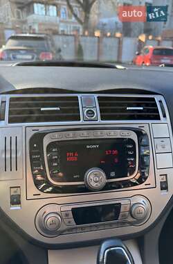 Внедорожник / Кроссовер Ford Kuga 2010 в 