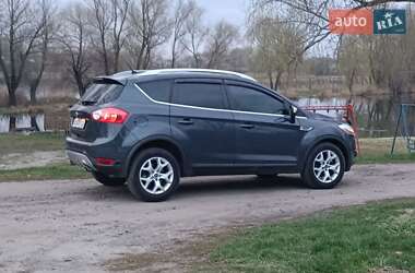 Внедорожник / Кроссовер Ford Kuga 2011 в 