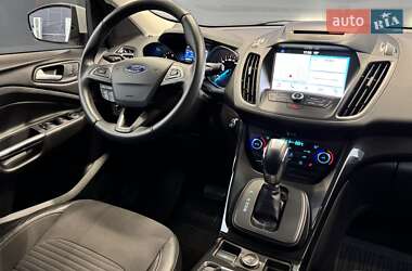Внедорожник / Кроссовер Ford Kuga 2019 в 