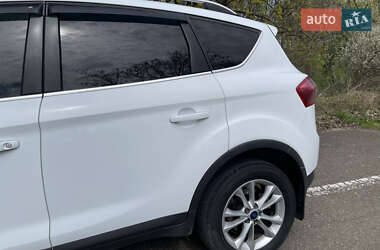Внедорожник / Кроссовер Ford Kuga 2010 в 