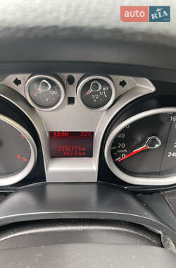 Внедорожник / Кроссовер Ford Kuga 2010 в 