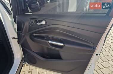 Внедорожник / Кроссовер Ford Kuga 2017 в 
