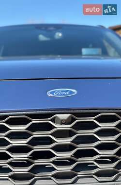 Внедорожник / Кроссовер Ford Kuga 2020 в 