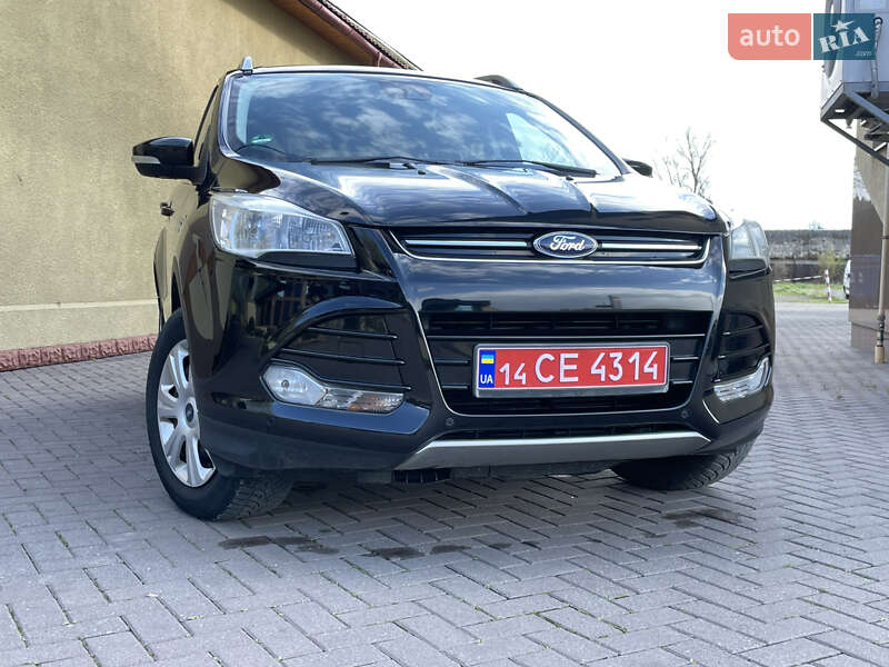 Позашляховик / Кросовер Ford Kuga 2013 в 