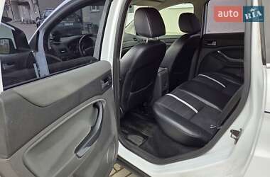 Внедорожник / Кроссовер Ford Kuga 2012 в 