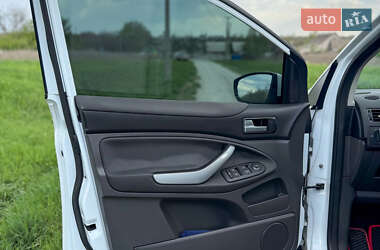 Внедорожник / Кроссовер Ford Kuga 2011 в 