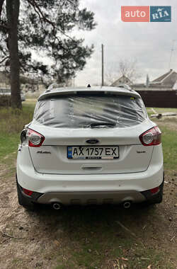 Позашляховик / Кросовер Ford Kuga 2012 в 